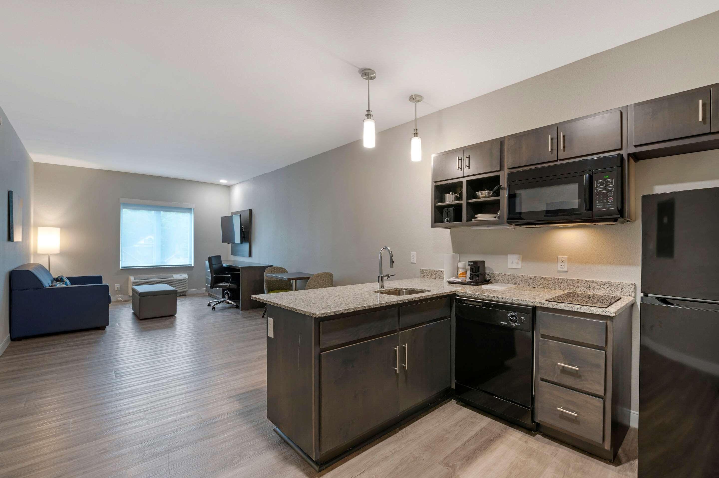 Mainstay Suites Cincinnati University - Uptown Eksteriør billede