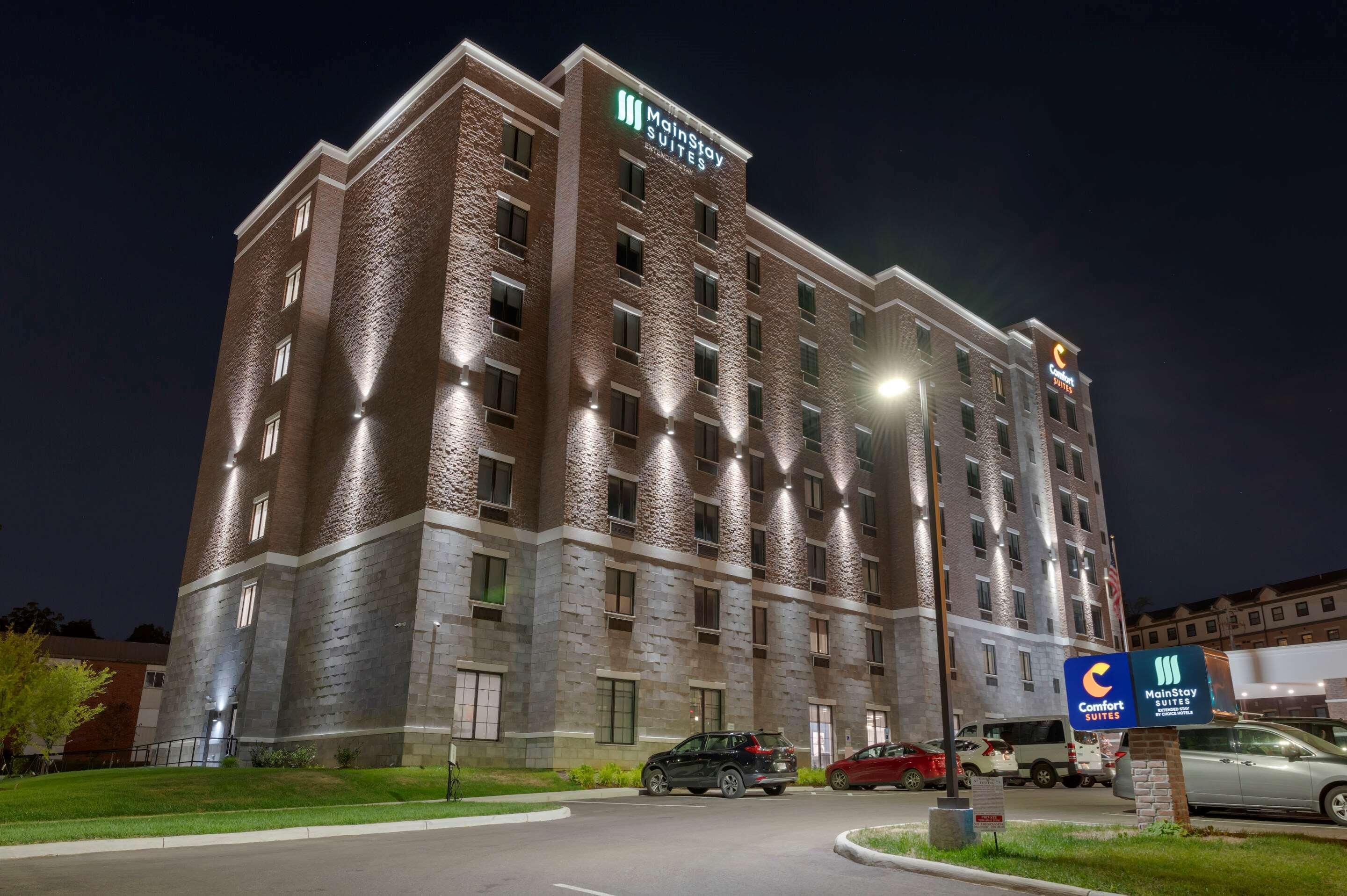 Mainstay Suites Cincinnati University - Uptown Eksteriør billede