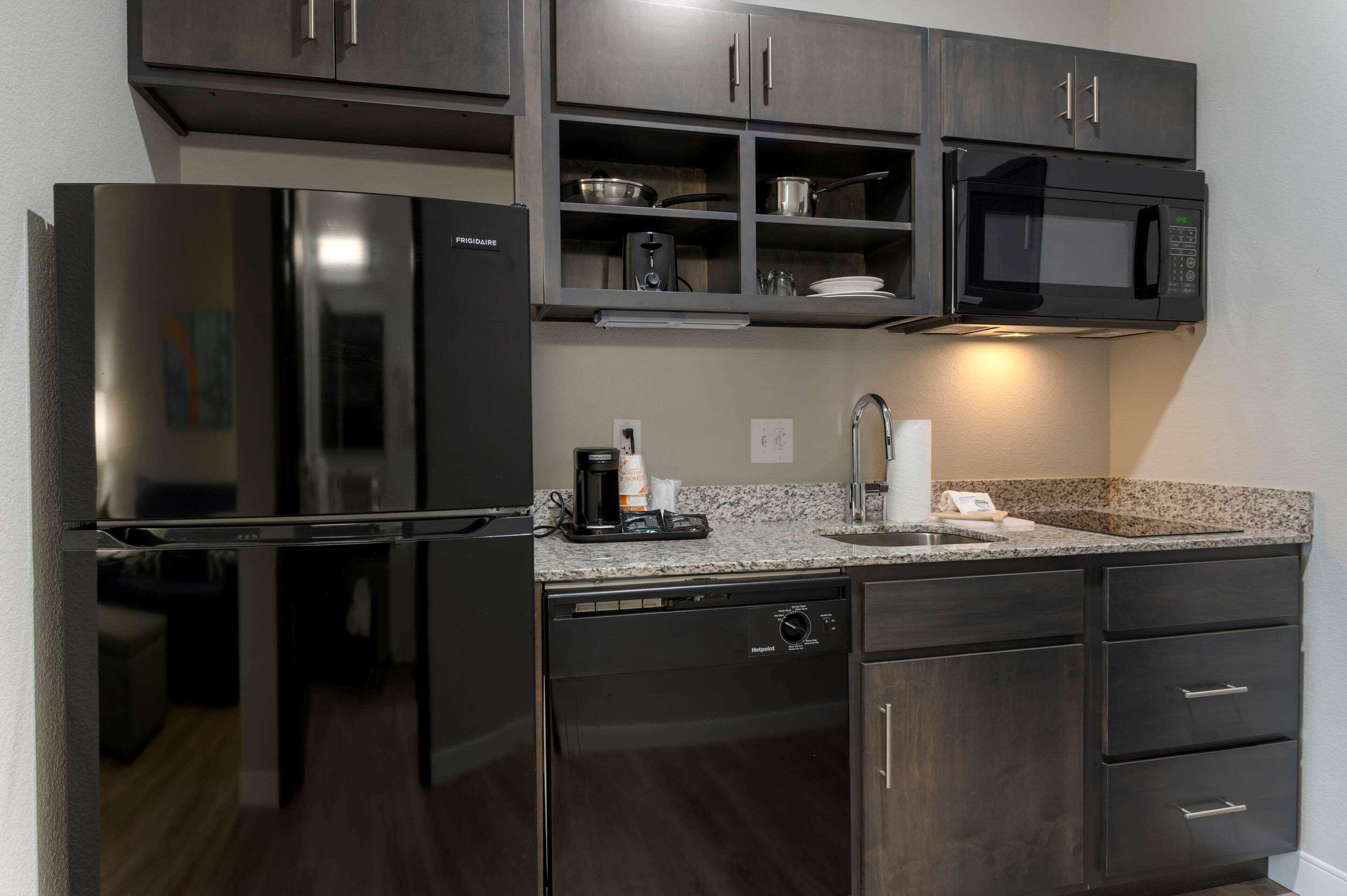 Mainstay Suites Cincinnati University - Uptown Eksteriør billede