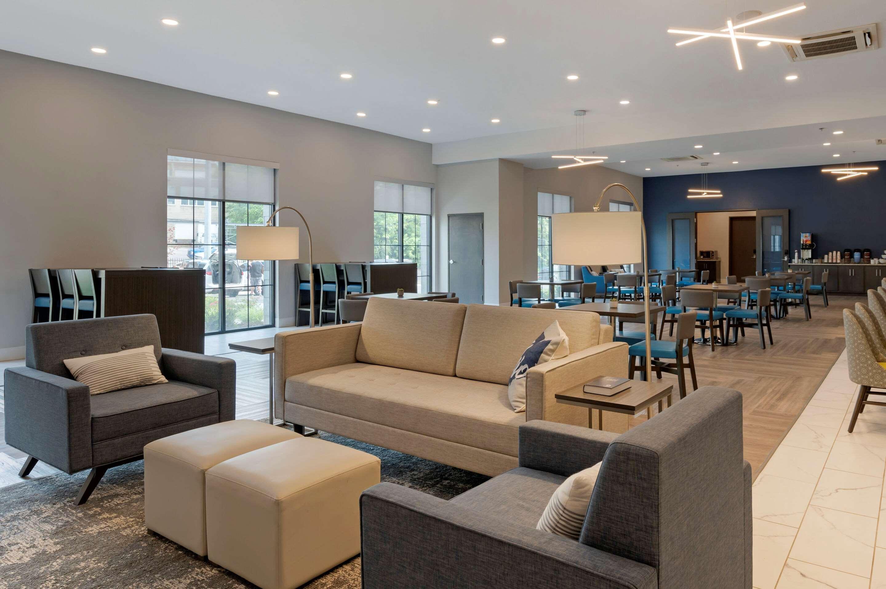 Mainstay Suites Cincinnati University - Uptown Eksteriør billede
